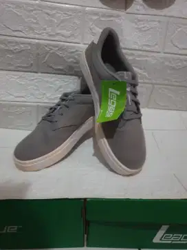Jual sepatu pria sneakers