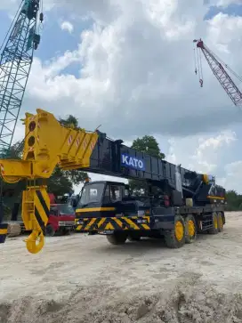 Jual mobil crane kato 1200 ton tahun 2013