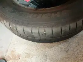 Ban hankook ukuran 205 65 R15 baru seminggu pakai