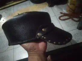 Dijual topi kulit jadul