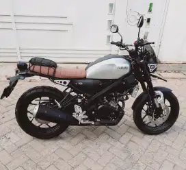 YAMAHA XSR 155 TAHUN 2022 WARNA HITAM SILVER KONDISI GRESS