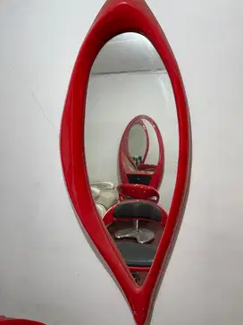 Kaca Salon Kecantikan