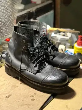 Black Master warna Hitam