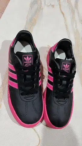 Adidas Sambarose