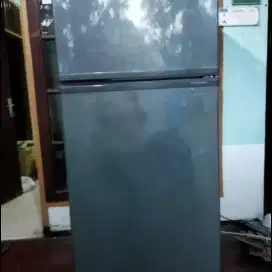 Kulkas jumbo sanyo 2 pintu