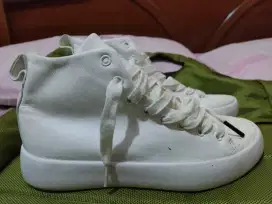 sepatu converse all star no 38 like new original dus