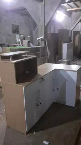 Meja kasir modeL L