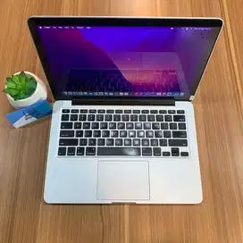 MACBOOK PRO RETINA CORE i5 RAM 8/256GB SECOND/BEKAS