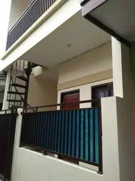 Kontrakan Model Studio