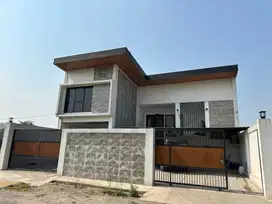 Rumah besar luas