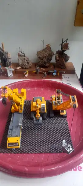 Dijual miniatur alat berat Siku