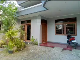 Di Sewakan Rumah tinggal/ kantor Siap Huni Di Komplek Kembar Sayap BKR