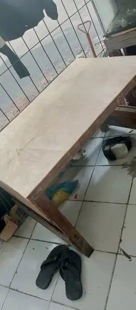 Di jualmeja kokoh