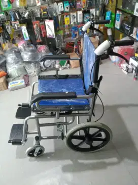 Kursi roda lipat portable