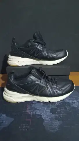 Sepatu Sport NB 608