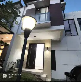 Disewakan rumah 2lt cantik di Holland Village Manado