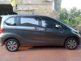 Dijual : Honda Freed 2011 type PSD
