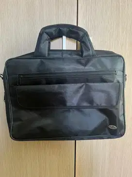 Tas kantor laptop Polo hitam