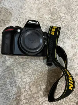 NIKON DSLR D3200