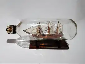 Miniatur perahu diecast kapal dalam botol pajangan hiasan