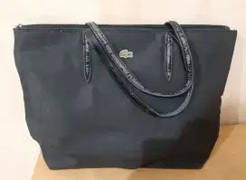 Tas wanita hitam besar