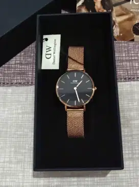 JAM TANGAN DANIEL WELLINGTON GOLD ORI PEMAKAIAN PRIBADI