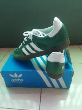 SEPATU SAMBA SIZE 41/42