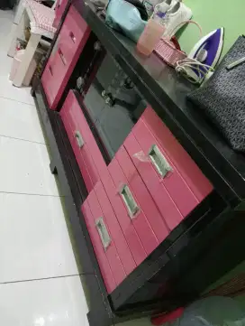 Bufet  TV  masih bagus