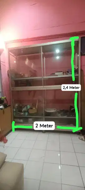 Etalase 2 x 2,4 Meter