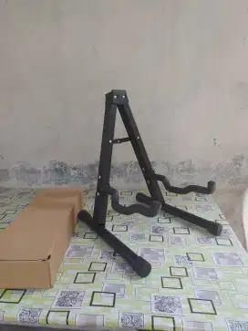 Gitar stand lipat