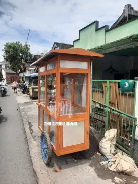 Gerobak roti bakar ready