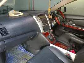 Mobil toyota harrier 2.4 G / At