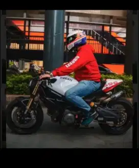 Moge Ducati Monster 696 FP + full Modif