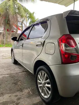 Toyota Etios Valco 2013 Bensin