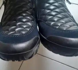 sepatu kickers original