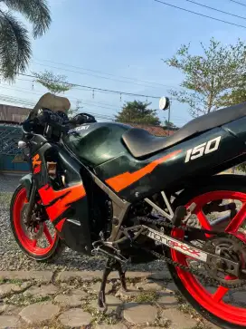 Suzuki RGR 150 motor rare