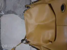 Tas wanita  cukup layak di pakai