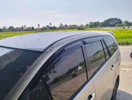 Toyota Kijang Innova 2005 Bensin