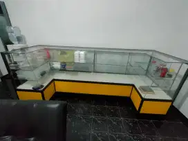 Etalase Kaca Alumunium