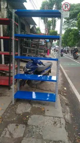 Rak besi siku lobang