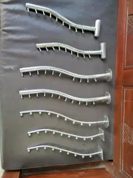 Gantungan baju aluminum