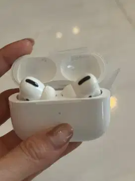Airpod pro A2084 (no box,like new )