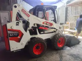 SKID LOADER BOBCAT S570