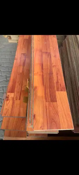 Parket lantai bekas mulus