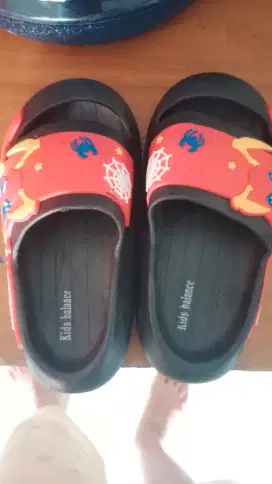 Sandal anak spiderman