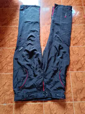 Vintage Ecko Function 00s Articulated Vented Snowboard
Pants
Size: XXL