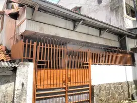 DIJUAL RUMAH DALAM GANG DEKAT DENGAN PASAR GLODOK