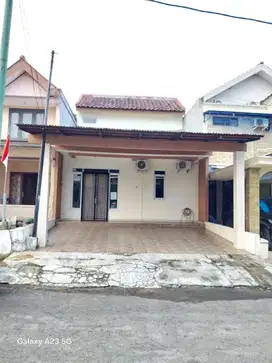 Jual cepat Rumah di medow green semi furnishe