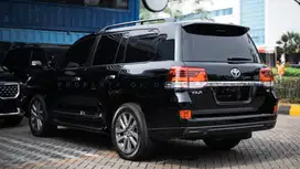 Toyota Land Cruiser 200 VX-R 4.5L V8 Very Low ODO