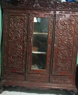 Lemari Jati 3 Pintu